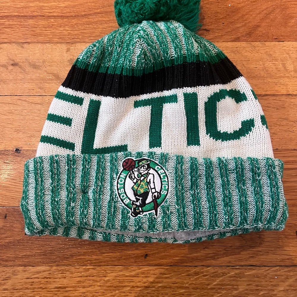 New Era Green and White Boston Celtics Knit Pom Beanie